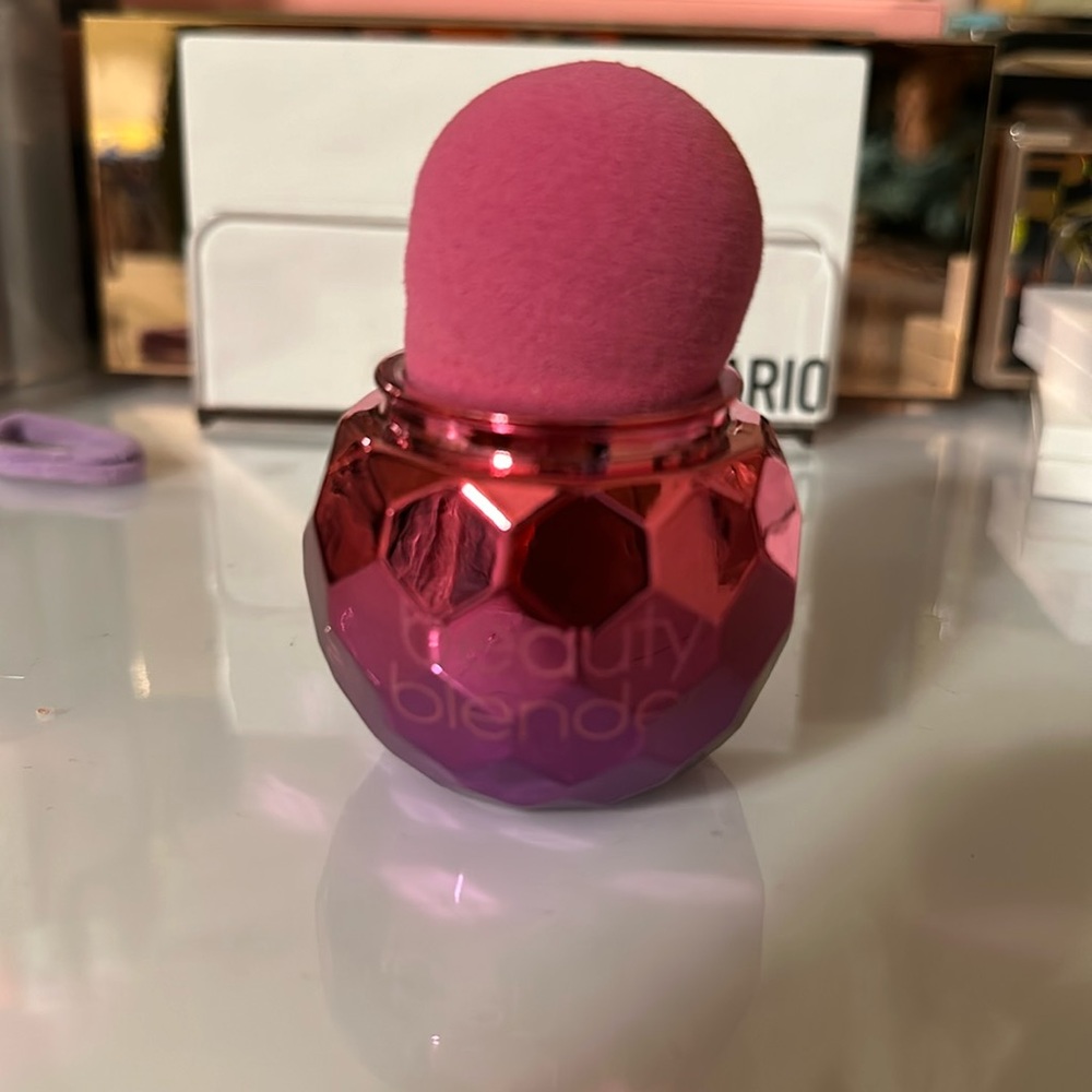 Beauty blender and stand